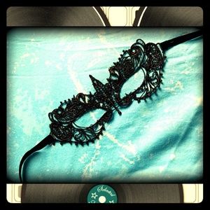 Embroidered Ball Mask